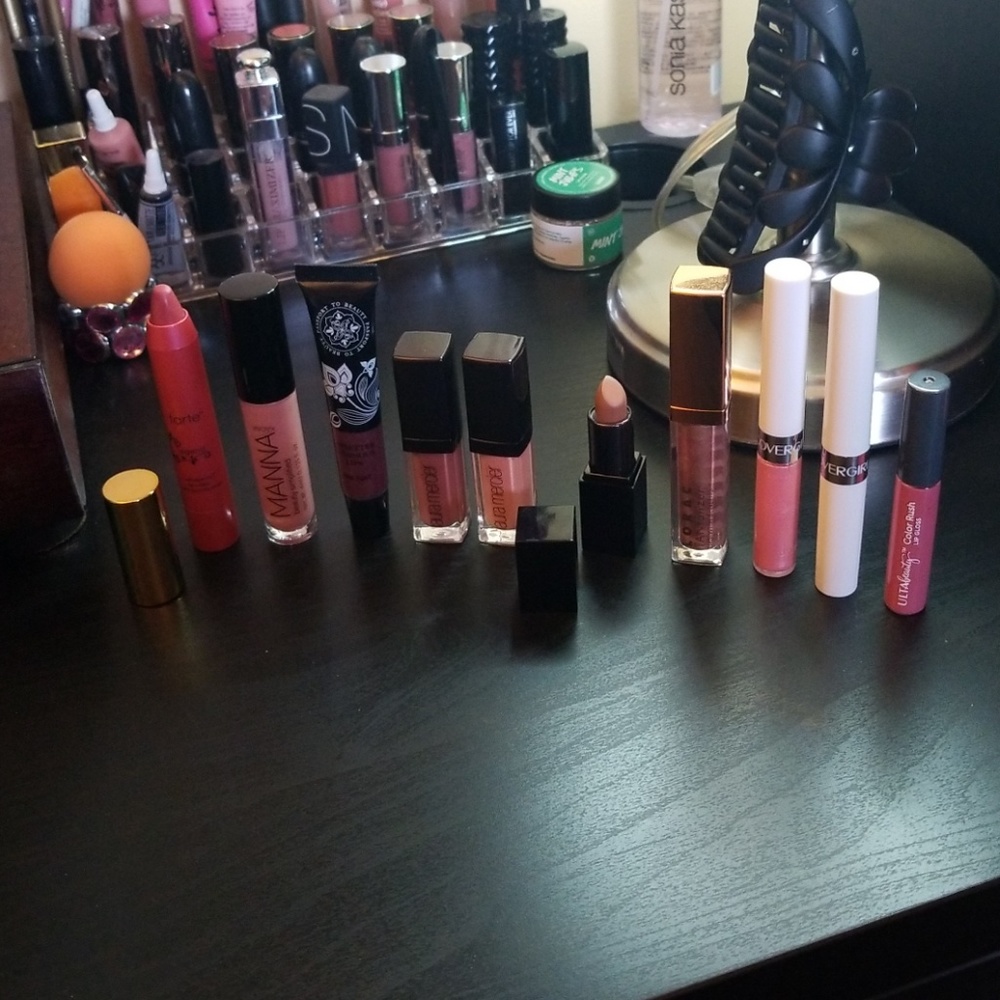Bundle of 9 Lip Products